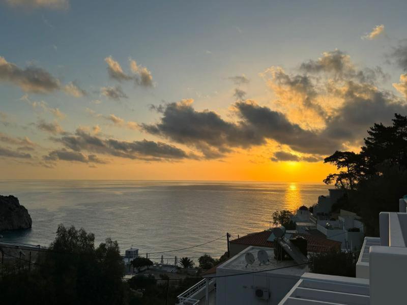 Kyra Panagia Enilion Luxury Suites מראה חיצוני תמונה